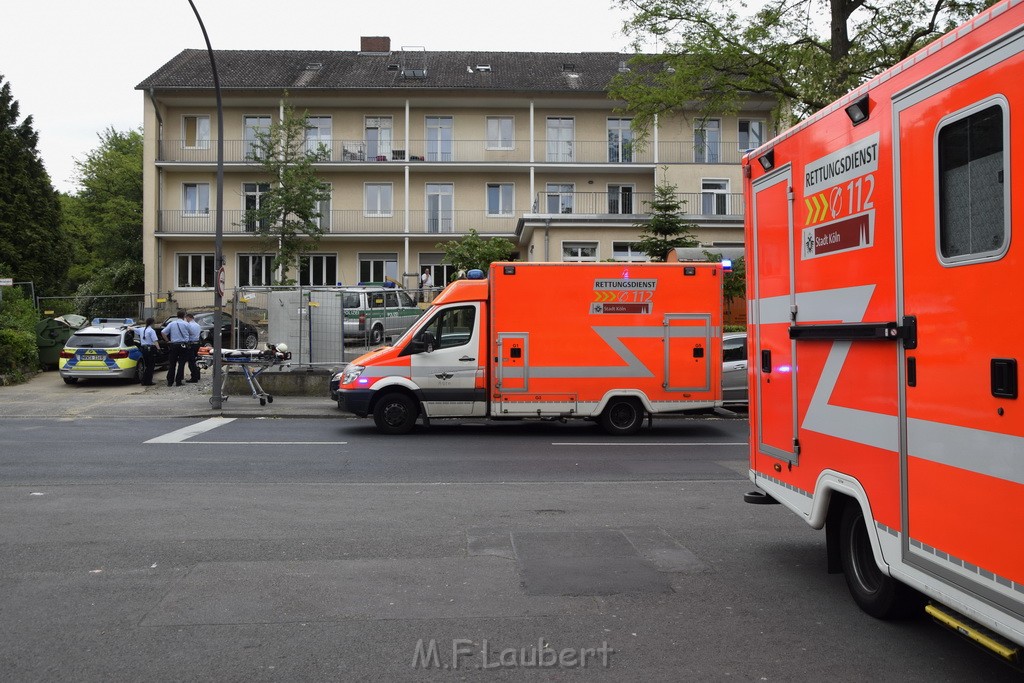 Einsatz BF Koeln Koeln Brueck Bruecker Mauspfad P19.JPG - Miklos Laubert